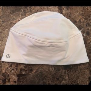 Lululemon brushed fleece lined Toque with ponytail hole